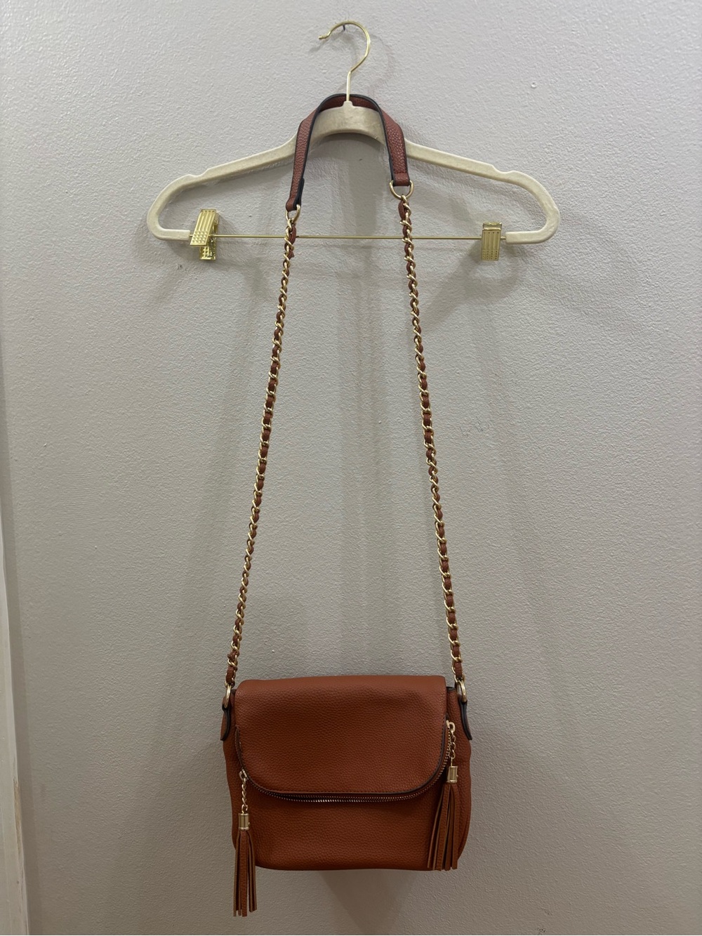 Women's Tan Crossbody Shoulder Bag with Tassel - Picture 2 of 3